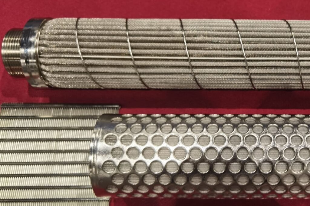 Pleated sintered fiber felt filter cartridge